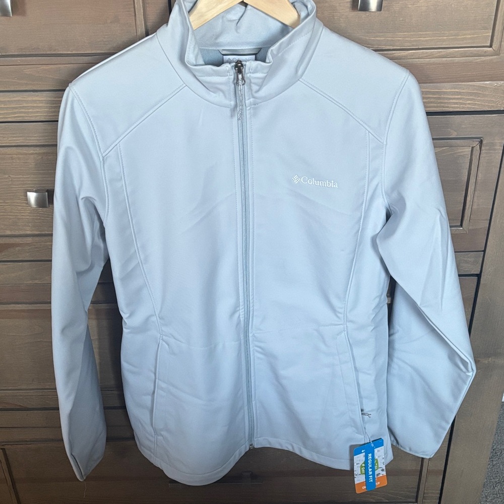 Columbia Women's Soft Gray Jacket